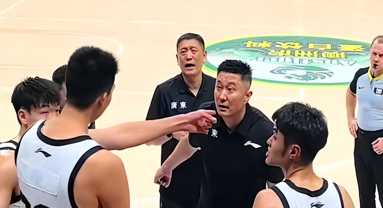 九游体育下载-随着广东被福建双杀,CBA尘埃落定!广东将战广州,徐昕挑战杜锋