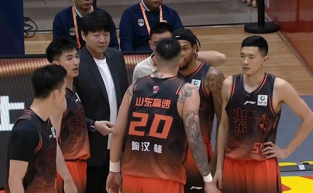 九游体育下载-山东男篮惨败,邱彪赛后爆粗:觉得很丢人,有球员就不是职业球员