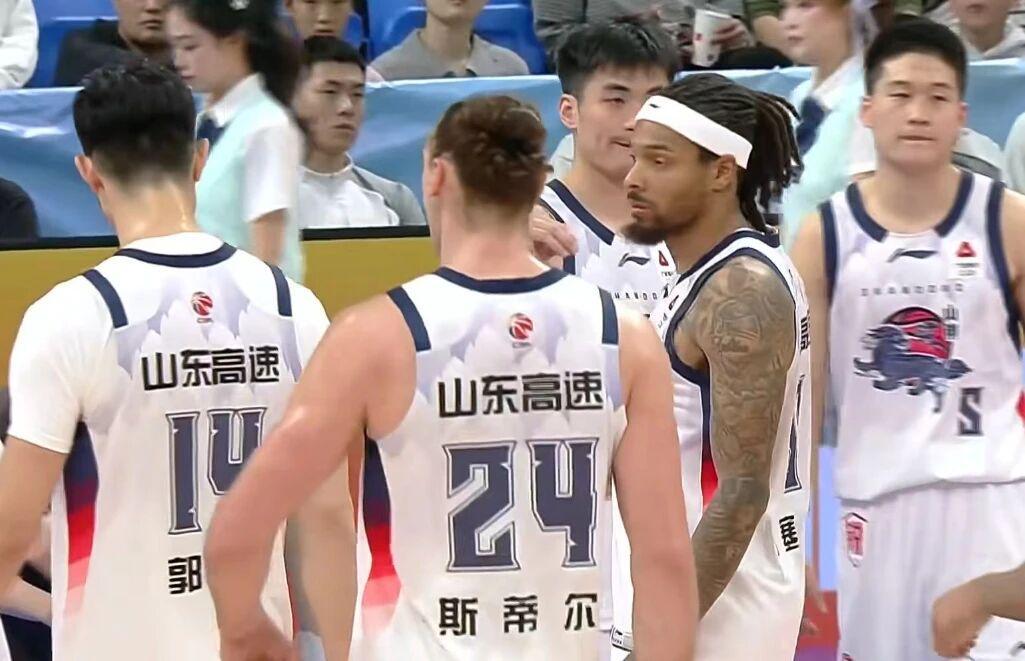 九游体育下载-山东男篮惨败,邱彪赛后爆粗:觉得很丢人,有球员就不是职业球员